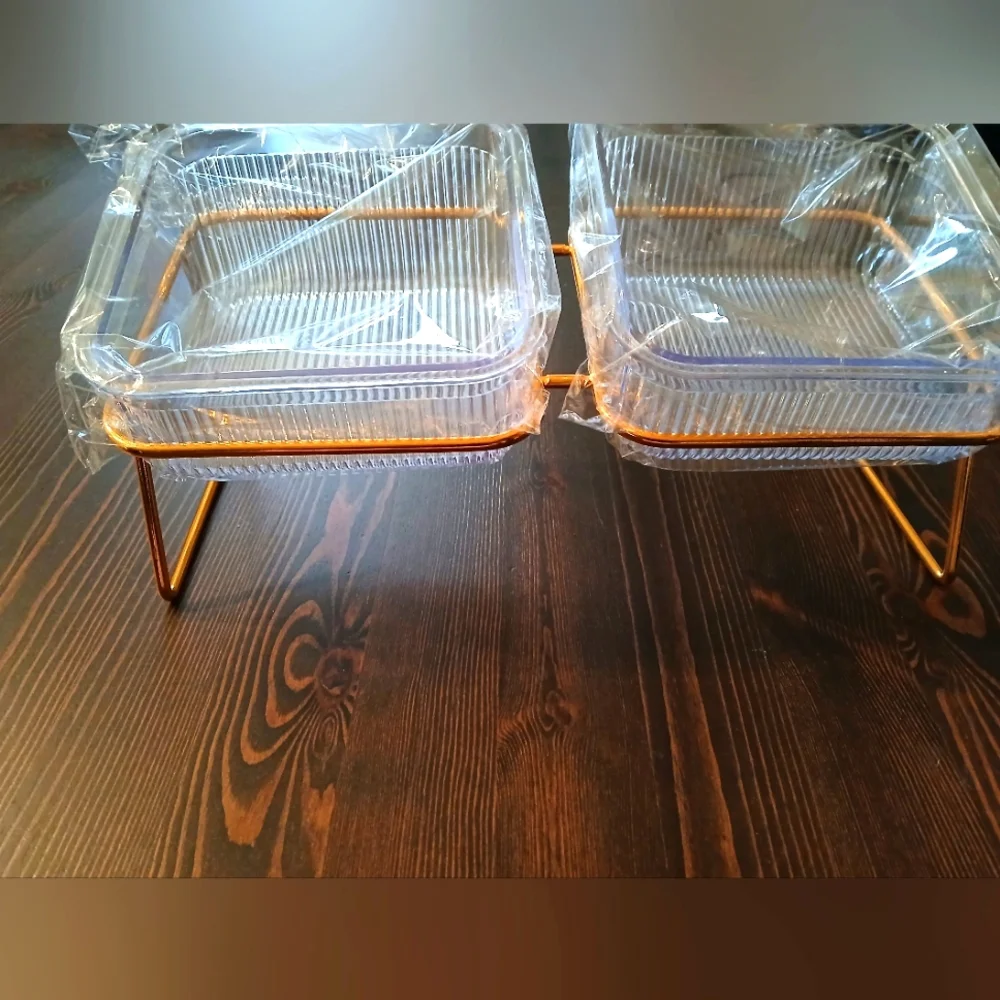 Small Pet Food and Water Containers with Stand